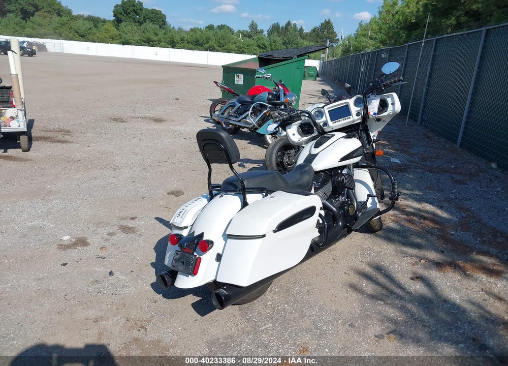 2019 INDIAN MOTORCYCLE CO. CHIEFTAIN DARK HORSE VIN: 56KTCDAA1K3370131