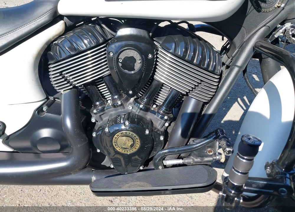 2019 INDIAN MOTORCYCLE CO. CHIEFTAIN DARK HORSE VIN: 56KTCDAA1K3370131