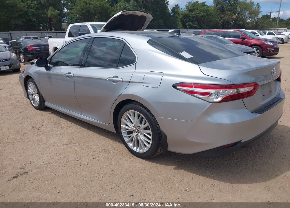 2020 TOYOTA CAMRY XLE VIN: 4T1F11AK2LU920671