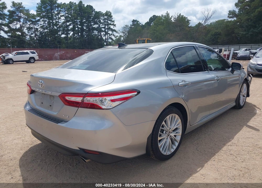 2020 TOYOTA CAMRY XLE VIN: 4T1F11AK2LU920671