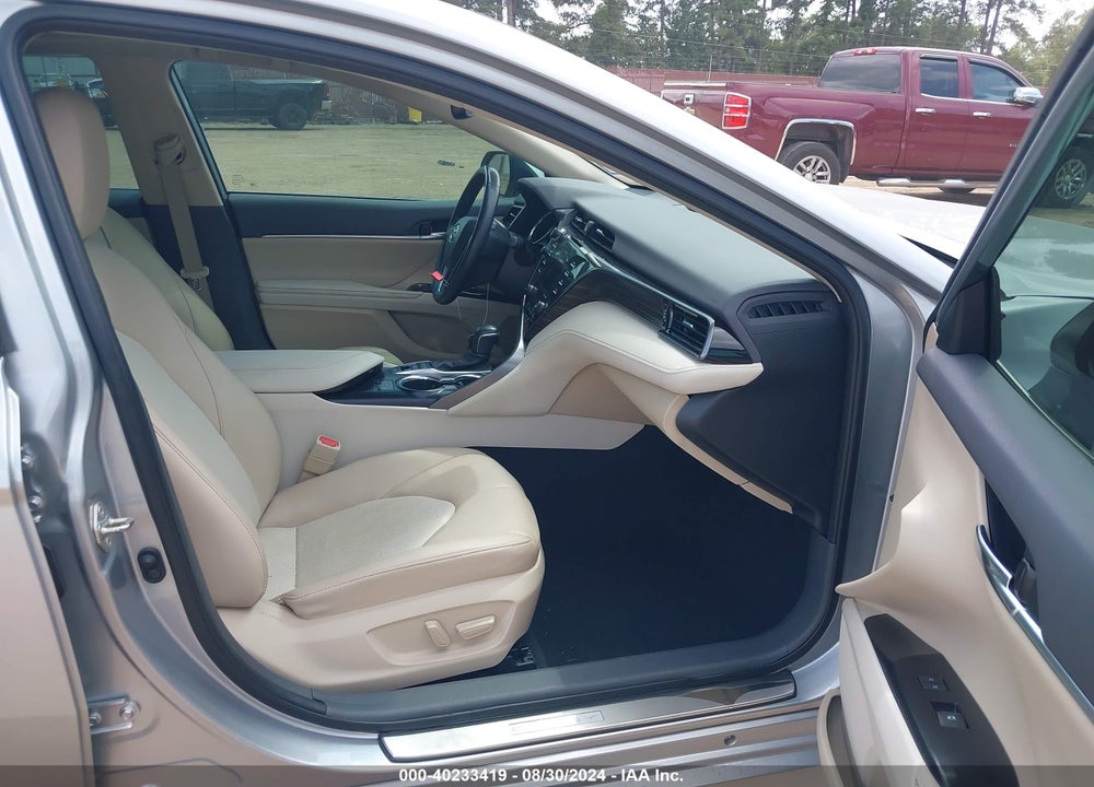 2020 TOYOTA CAMRY XLE VIN: 4T1F11AK2LU920671