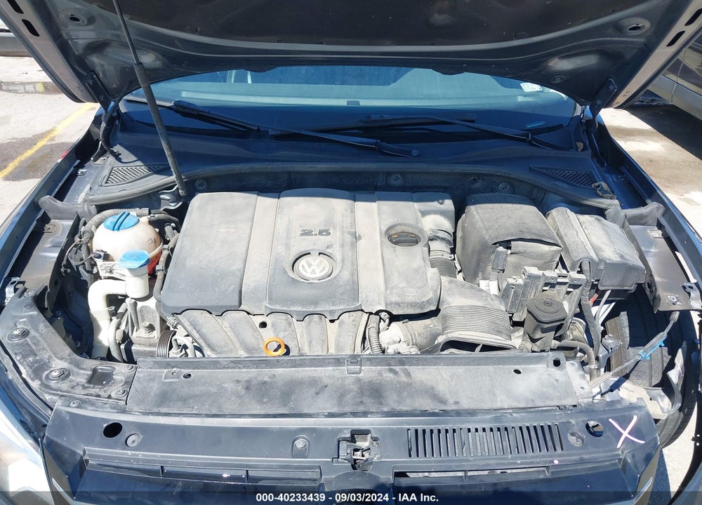 2013 VOLKSWAGEN PASSAT 2.5L SE VIN: 1VWBH7A38DC118155