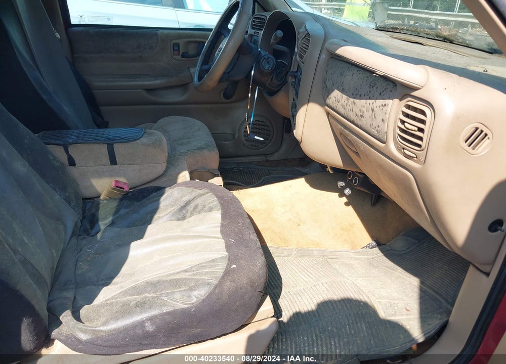 2000 CHEVROLET S-10 LS VIN: 1GCCS1946Y8193044