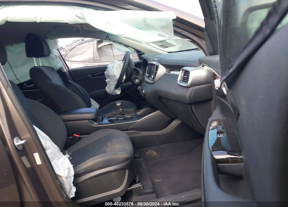 2019 KIA SORENTO 3.3L LX VIN: 5XYPG4A58KG484055