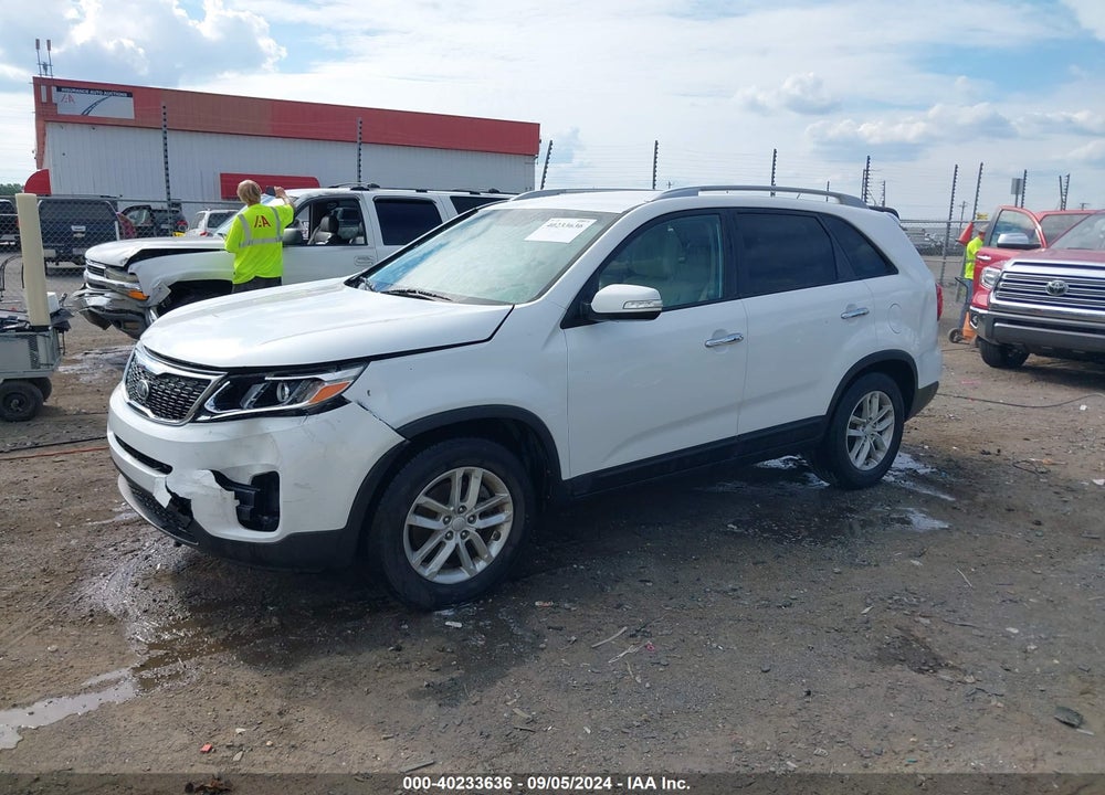 2014 KIA SORENTO LX VIN: 5XYKT3A64EG445749