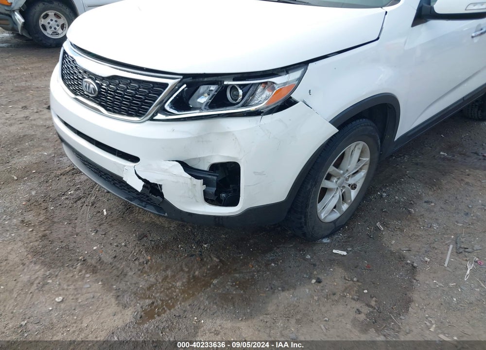 2014 KIA SORENTO LX VIN: 5XYKT3A64EG445749