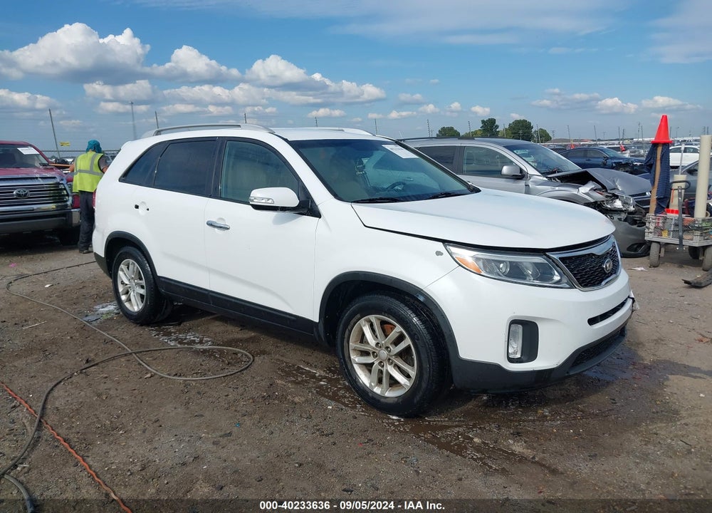 2014 KIA SORENTO LX VIN: 5XYKT3A64EG445749