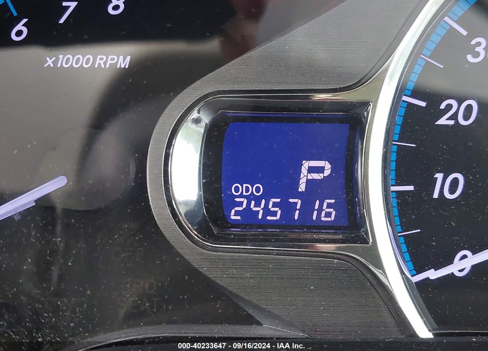 2014 TOYOTA SIENNA XLE V6 8 PASSENGER VIN: 5TDYK3DC7ES418580