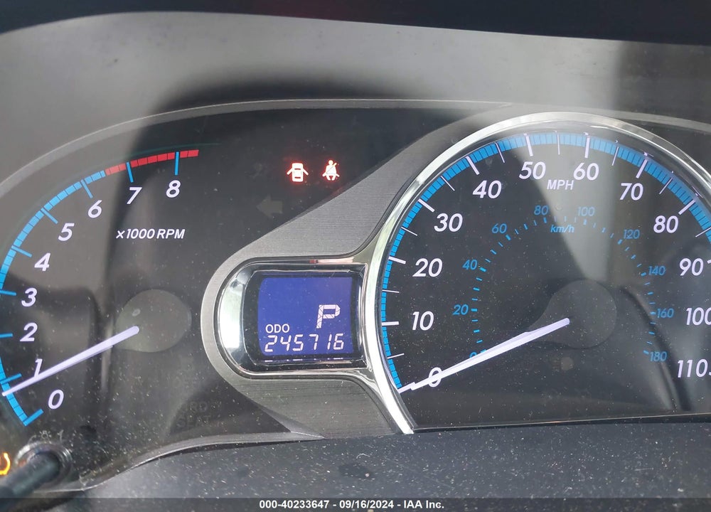 2014 TOYOTA SIENNA XLE V6 8 PASSENGER VIN: 5TDYK3DC7ES418580