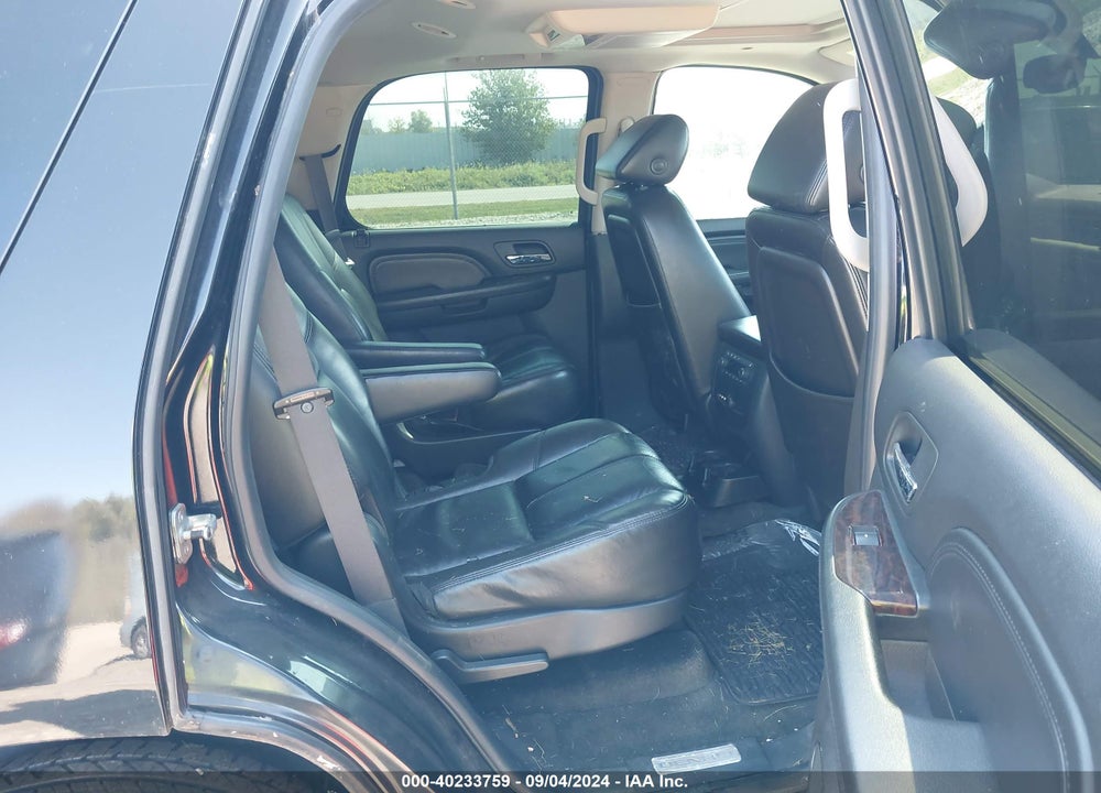 2008 GMC YUKON VIN: 1GKFK63858J177209