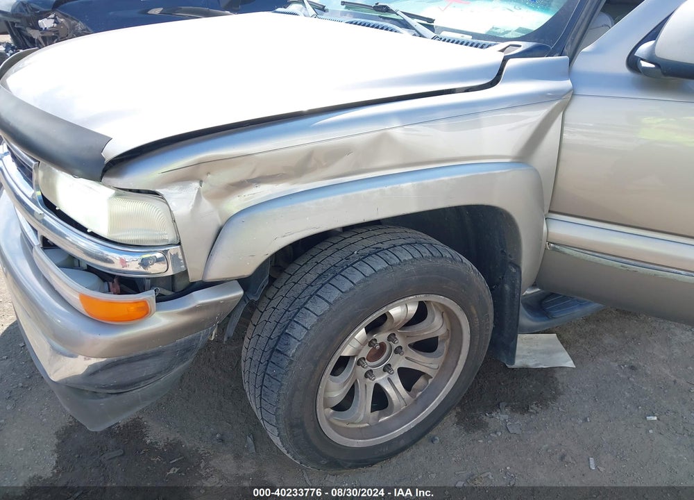 2001 CHEVROLET SUBURBAN 1500 LT VIN: 3GNEC16T51G223269