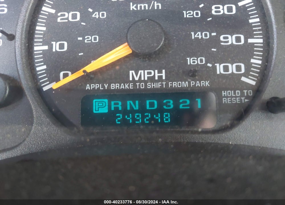 2001 CHEVROLET SUBURBAN 1500 LT VIN: 3GNEC16T51G223269