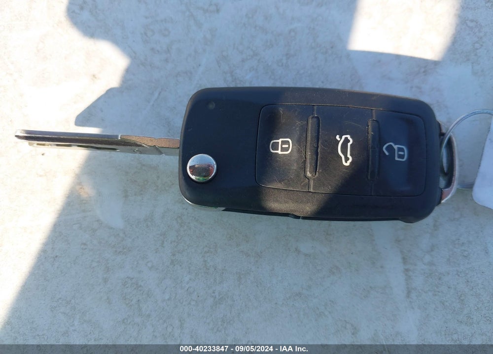 2015 VOLKSWAGEN JETTA 2.0L TDI S VIN: 3VWLA7AJ7FM301023