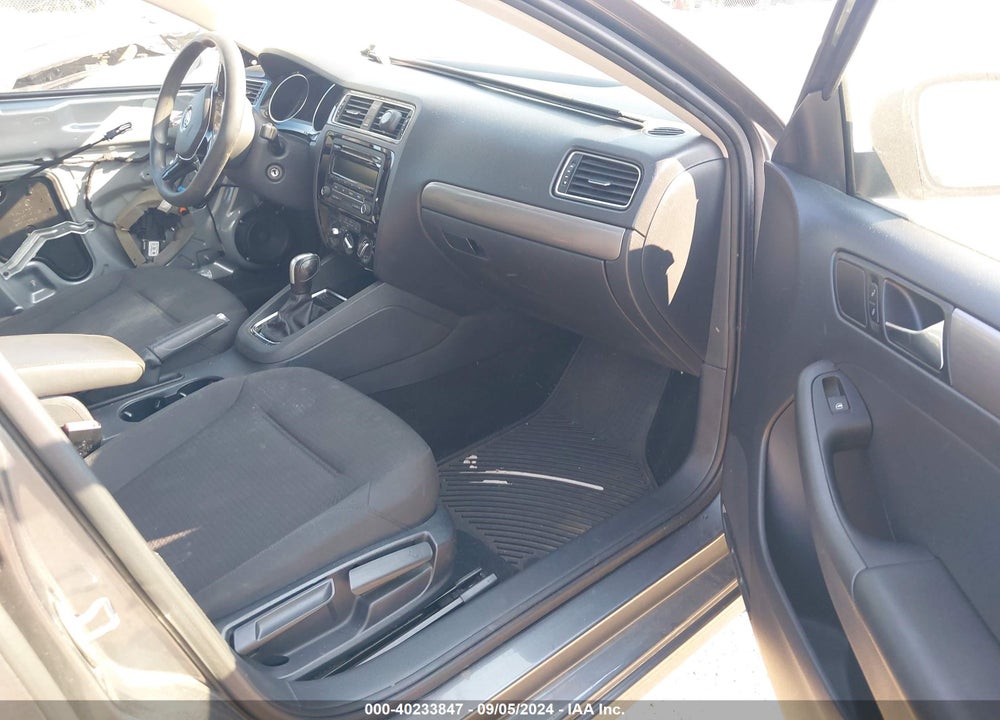 2015 VOLKSWAGEN JETTA 2.0L TDI S VIN: 3VWLA7AJ7FM301023