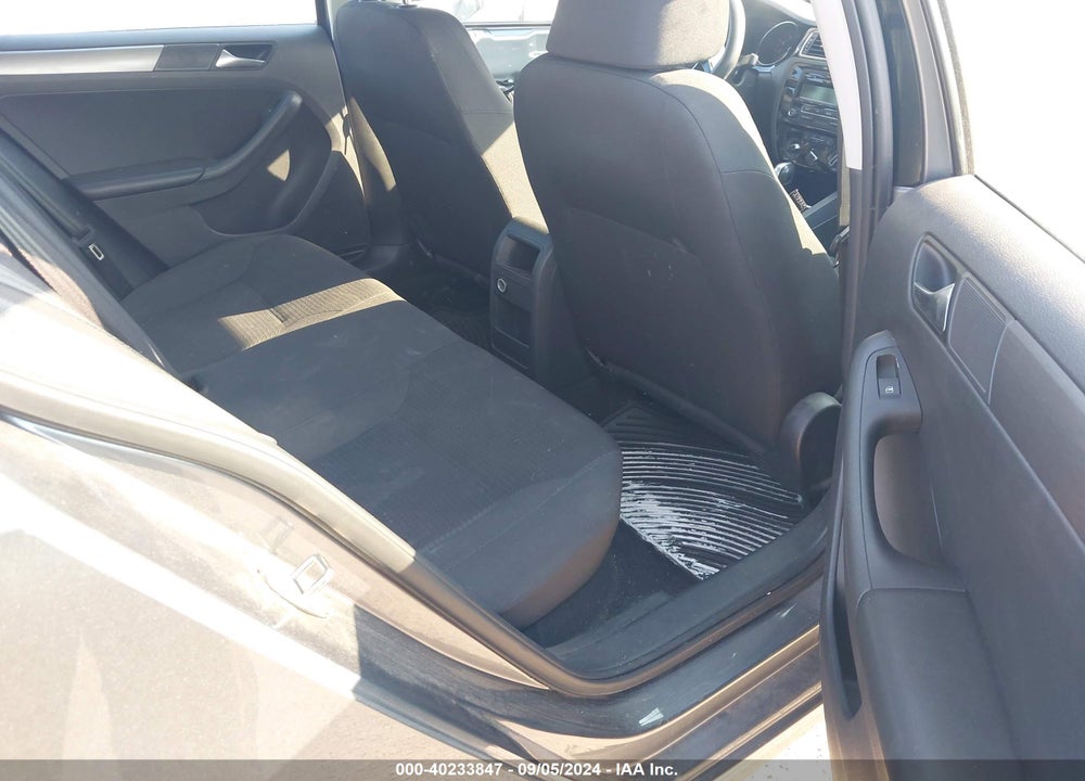 2015 VOLKSWAGEN JETTA 2.0L TDI S VIN: 3VWLA7AJ7FM301023