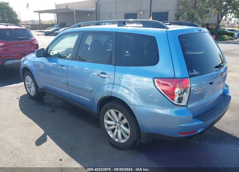 2011 SUBARU FORESTER 2.5X PREMIUM VIN: JF2SHADC6BG708454