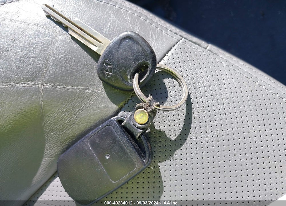 2006 HYUNDAI ELANTRA VIN: KMHDN56D06U188039