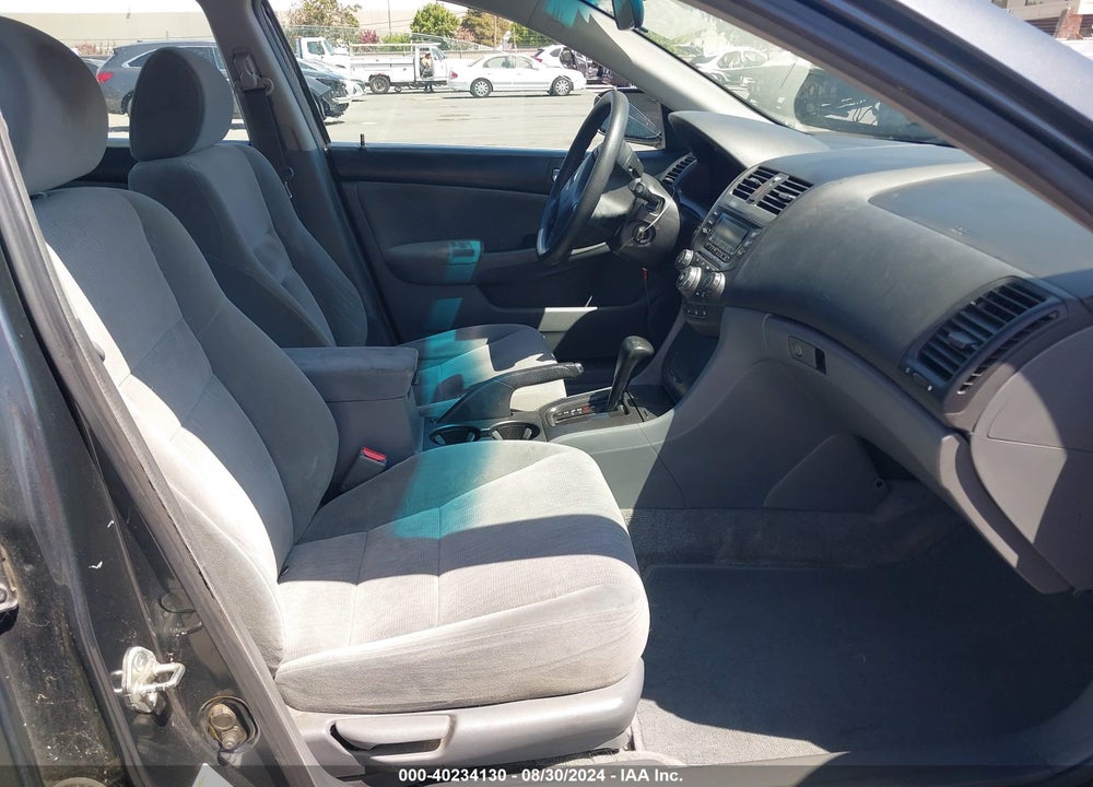 2005 HONDA ACCORD 2.4 LX VIN: 1HGCM56495A083049