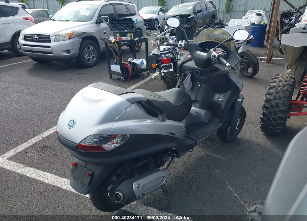 2009 PIAGGIO MP3 250 VIN: ZAPM479M195003816