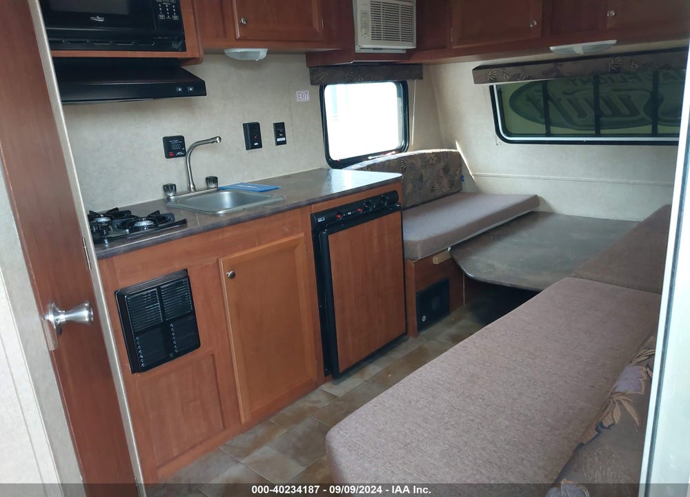 2014 JAYCO JFLIGHT VIN: 1UJBJ0AG0E17C0087
