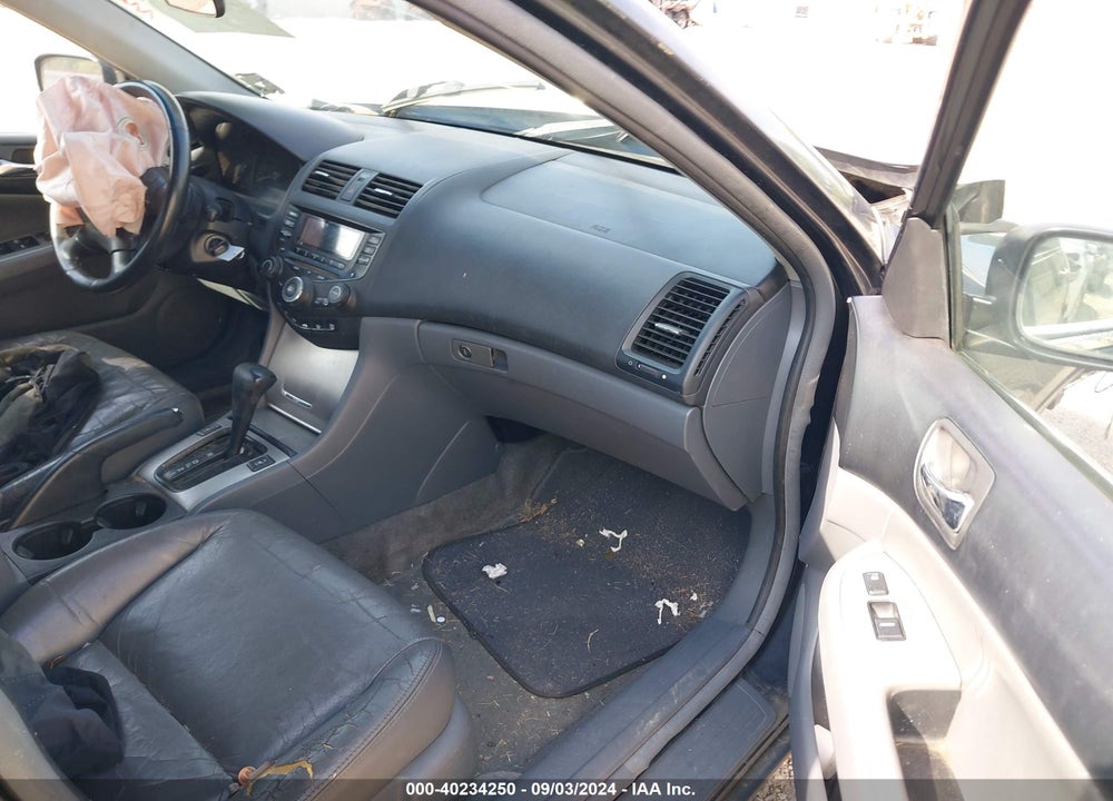 2004 HONDA ACCORD 3.0 EX VIN: 1HGCM66504A088976