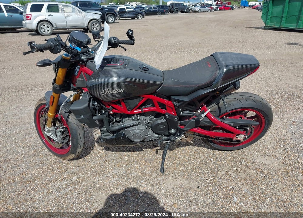2024 INDIAN MOTORCYCLE CO. FTR R CARBON VIN: 56KRZR227R3015102