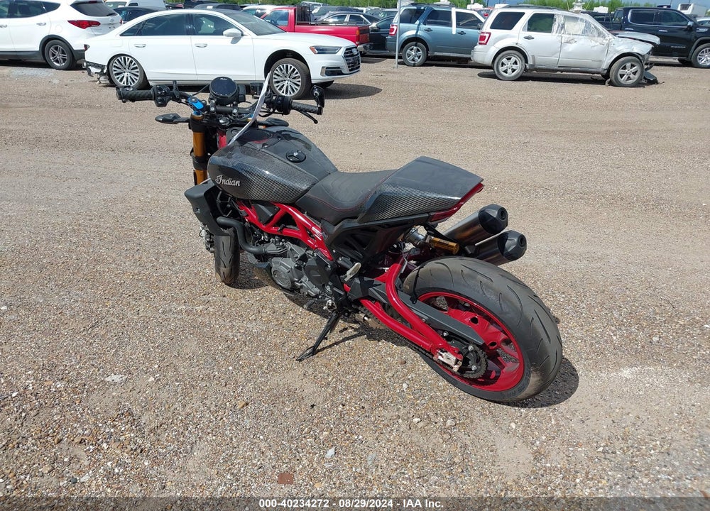 2024 INDIAN MOTORCYCLE CO. FTR R CARBON VIN: 56KRZR227R3015102