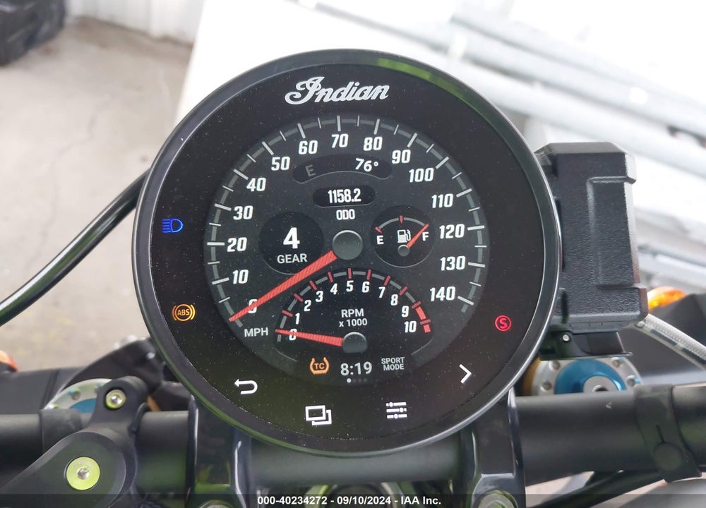 2024 INDIAN MOTORCYCLE CO. FTR R CARBON VIN: 56KRZR227R3015102