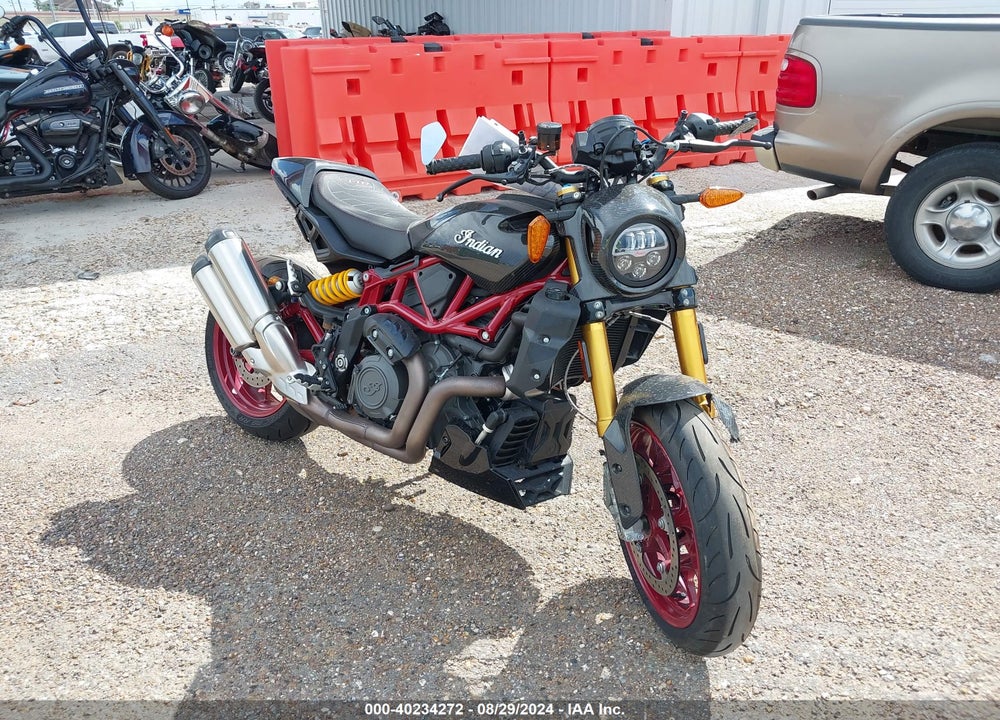 2024 INDIAN MOTORCYCLE CO. FTR R CARBON VIN: 56KRZR227R3015102