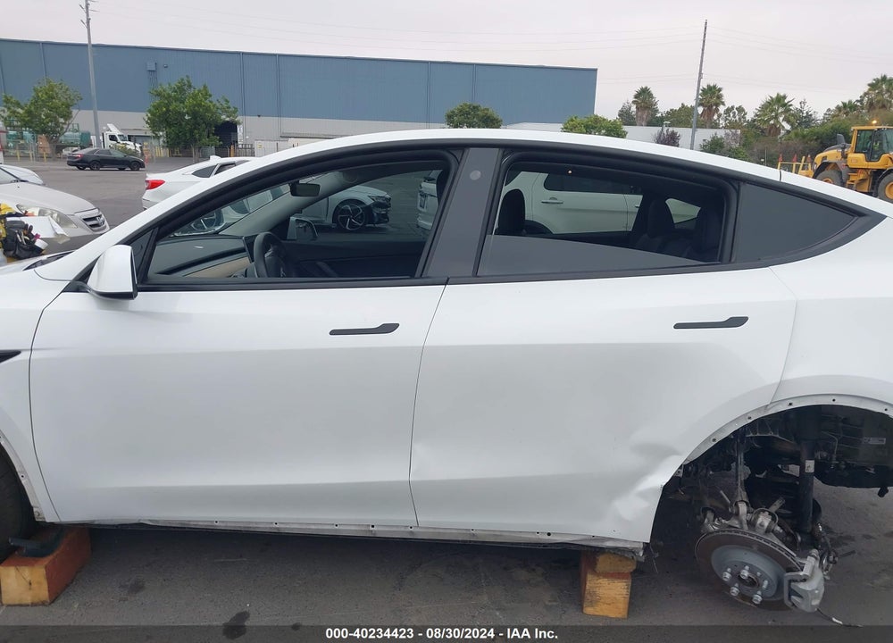 2021 TESLA MODEL Y LONG RANGE DUAL MOTOR ALL-WHEEL DRIVE VIN: 5YJYGDEE7MF062058
