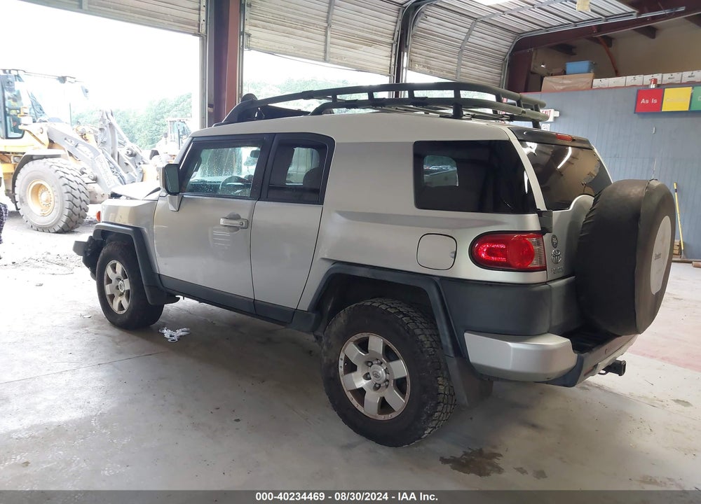 2007 TOYOTA FJ CRUISER VIN: JTEBU11F670095305