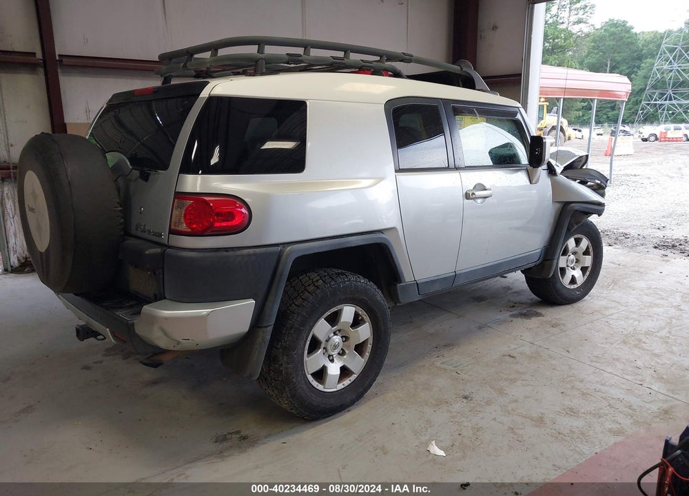 2007 TOYOTA FJ CRUISER VIN: JTEBU11F670095305