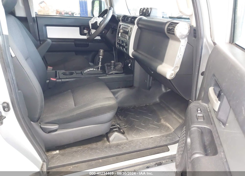 2007 TOYOTA FJ CRUISER VIN: JTEBU11F670095305