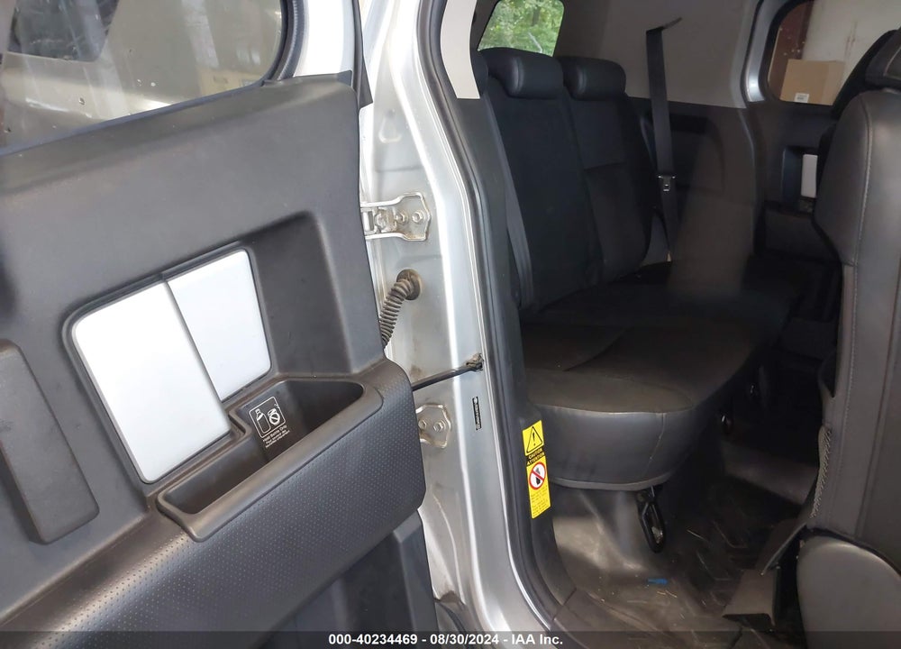 2007 TOYOTA FJ CRUISER VIN: JTEBU11F670095305