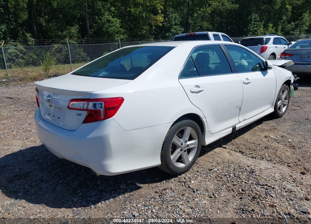 2014 TOYOTA CAMRY SE VIN: 4T1BF1FK9EU425038