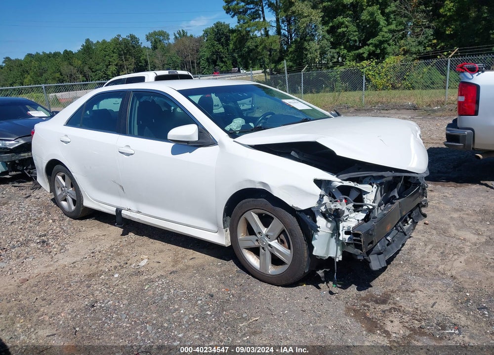 2014 TOYOTA CAMRY SE VIN: 4T1BF1FK9EU425038
