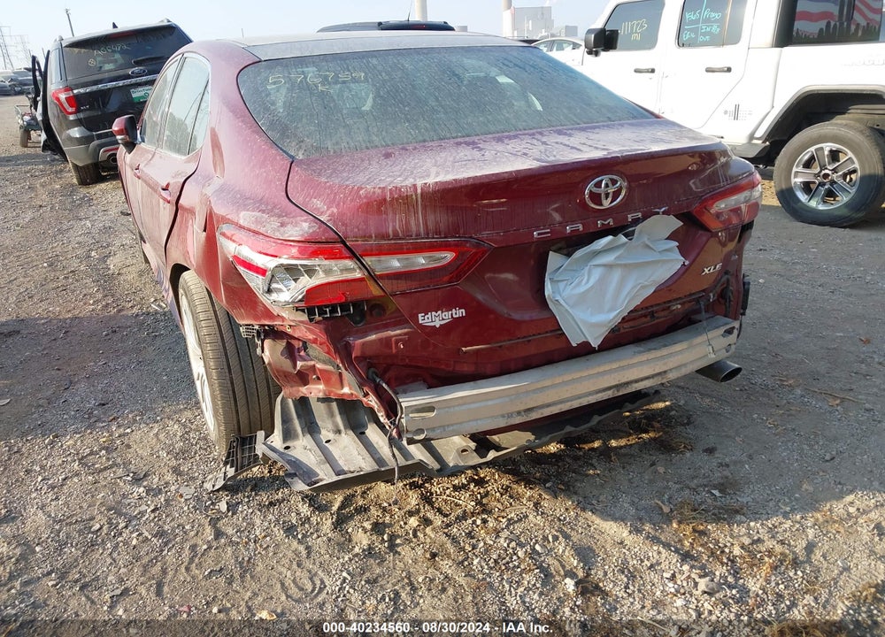 2018 TOYOTA CAMRY XLE VIN: 4T1B11HK2JU576759