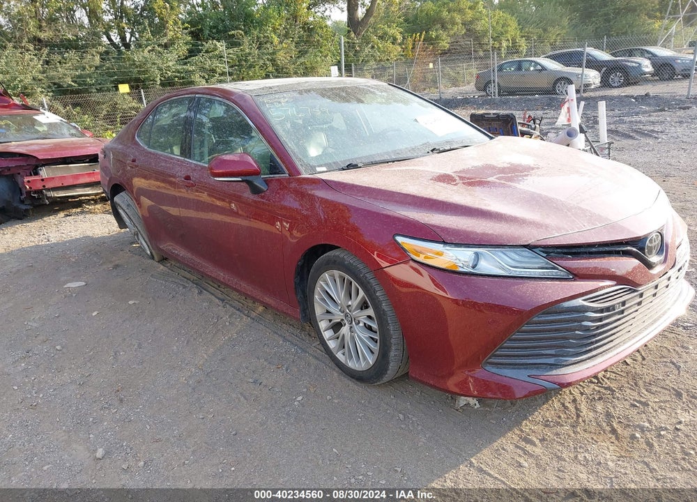 2018 TOYOTA CAMRY XLE VIN: 4T1B11HK2JU576759
