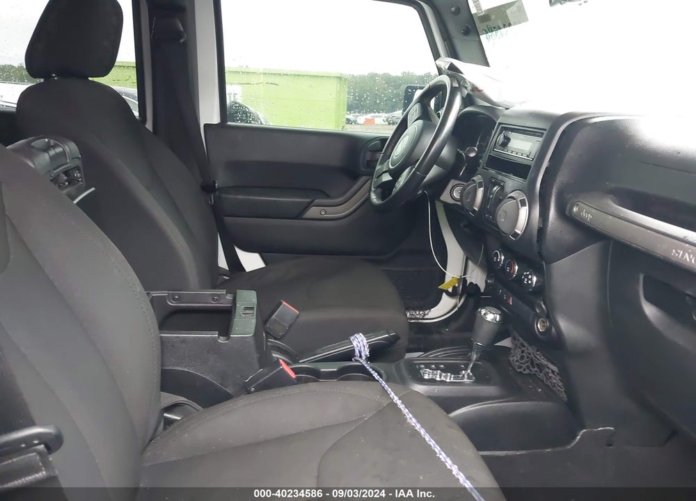 2016 JEEP WRANGLER UNLIMITED SPORT VIN: 1C4BJWDG8GL170132
