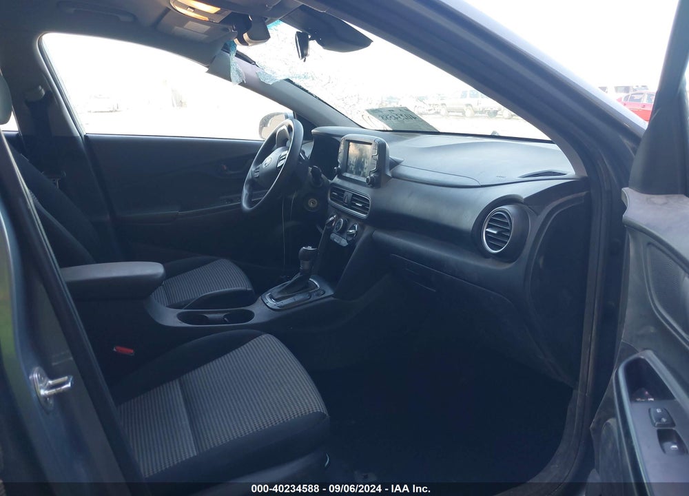 2019 HYUNDAI KONA SE VIN: KM8K1CAA8KU300066