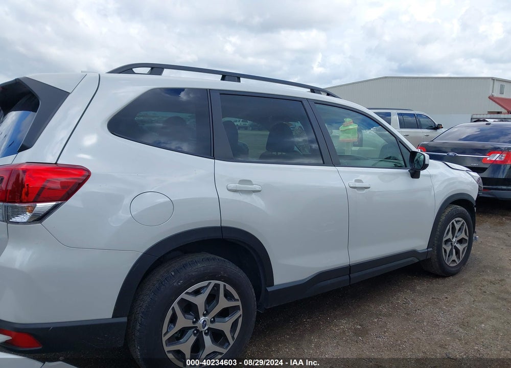 2023 SUBARU FORESTER PREMIUM VIN: JF2SKAEC9PH422129