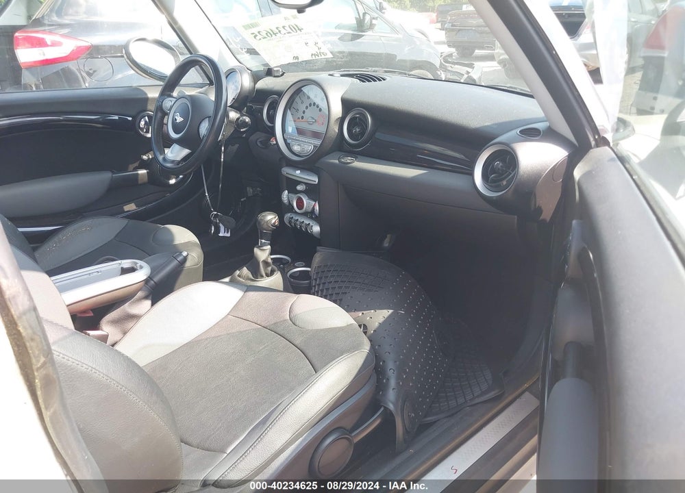 2010 MINI COOPER S VIN: WMWMF7C59ATZ69731