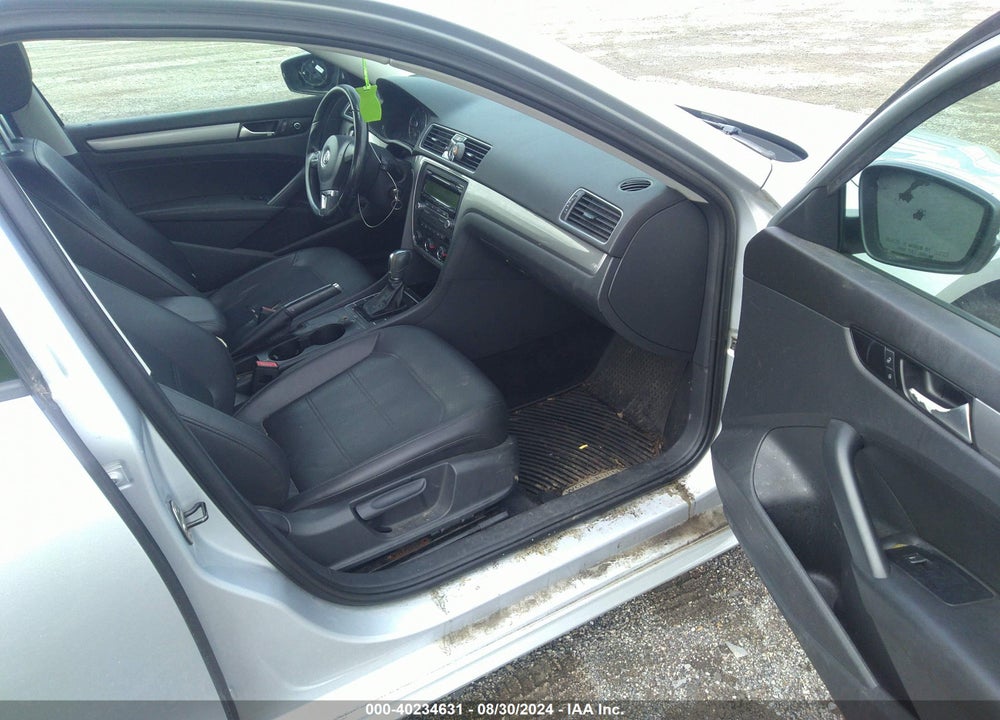 2014 VOLKSWAGEN PASSAT 2.5L WOLFSBURG EDITION VIN: 1VWAH7A37EC002121