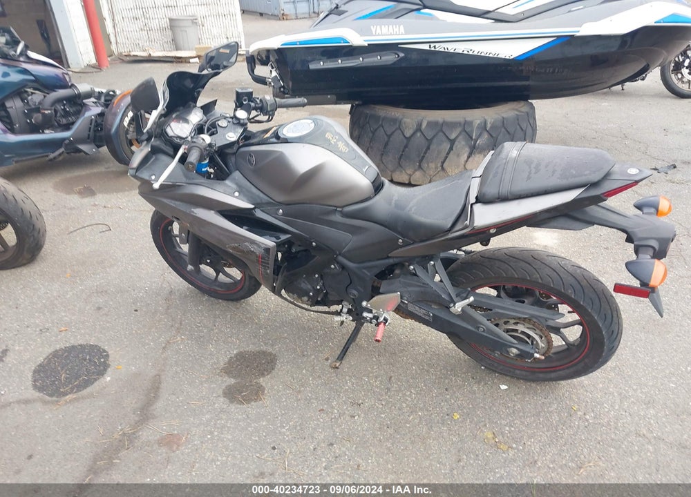 2016 YAMAHA YZFR3 VIN: MH3RH06Y4GK010835