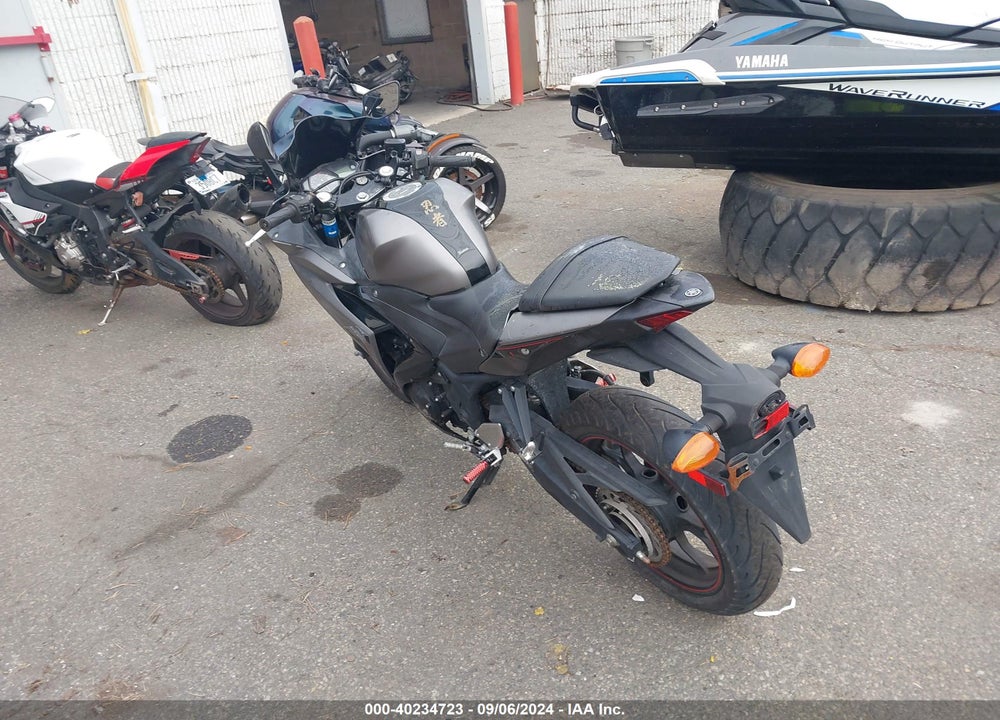 2016 YAMAHA YZFR3 VIN: MH3RH06Y4GK010835