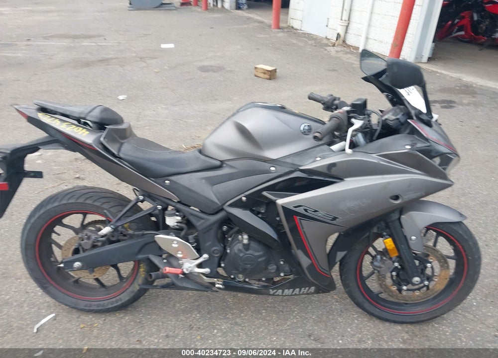 2016 YAMAHA YZFR3 VIN: MH3RH06Y4GK010835