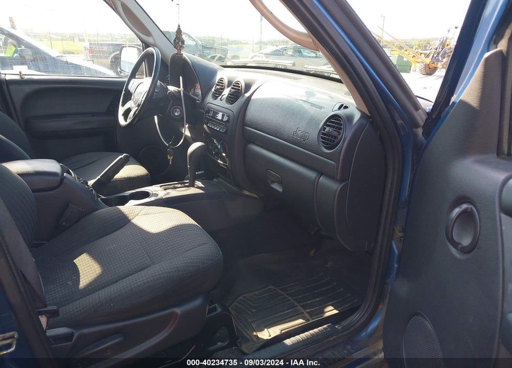 2003 JEEP LIBERTY SPORT VIN: 1J4GL48K73W505998