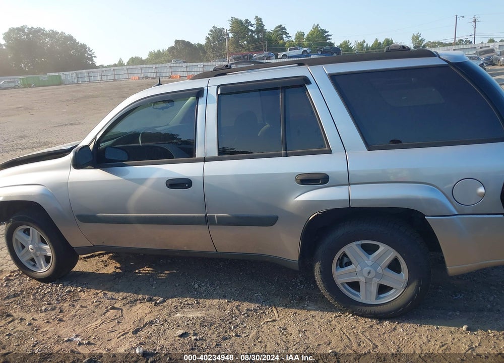 2005 CHEVROLET TRAILBLAZER LS VIN: 1GNDS13S452374662
