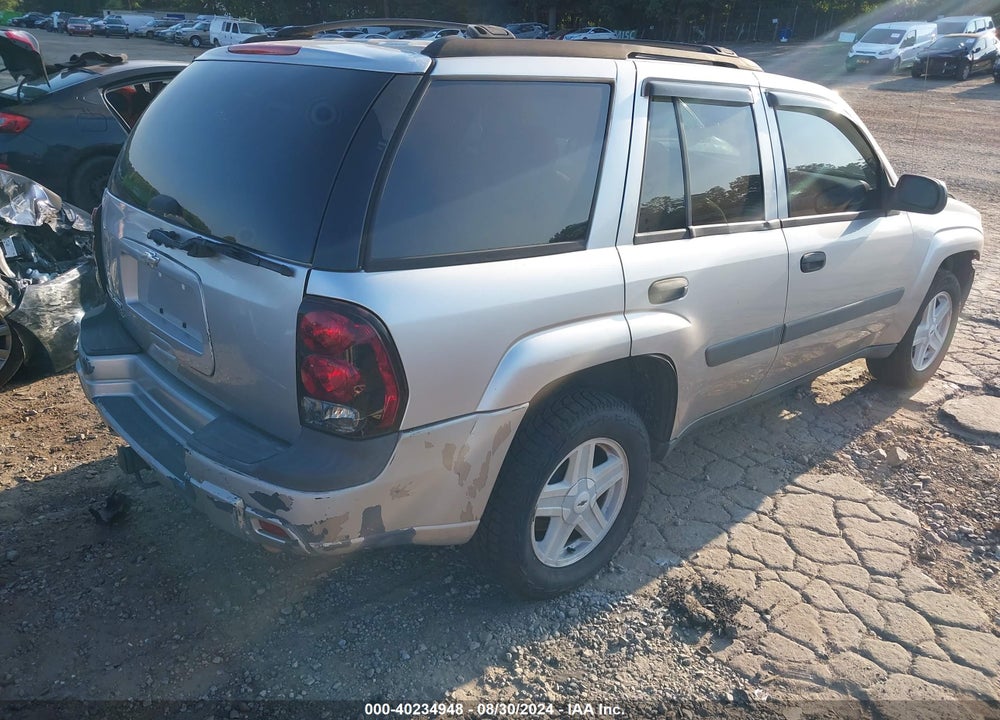 2005 CHEVROLET TRAILBLAZER LS VIN: 1GNDS13S452374662