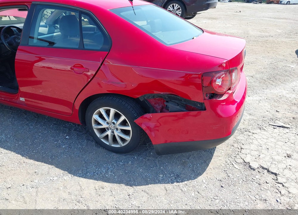 2010 VOLKSWAGEN JETTA VIN: 3VWAZ7AJ8AM164649
